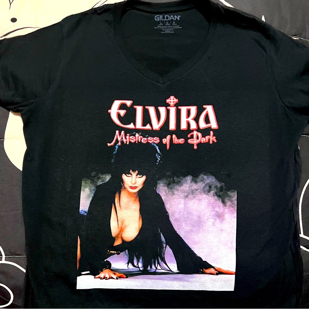 NEW Elvira Mistress of the Dark Tshirt Size L